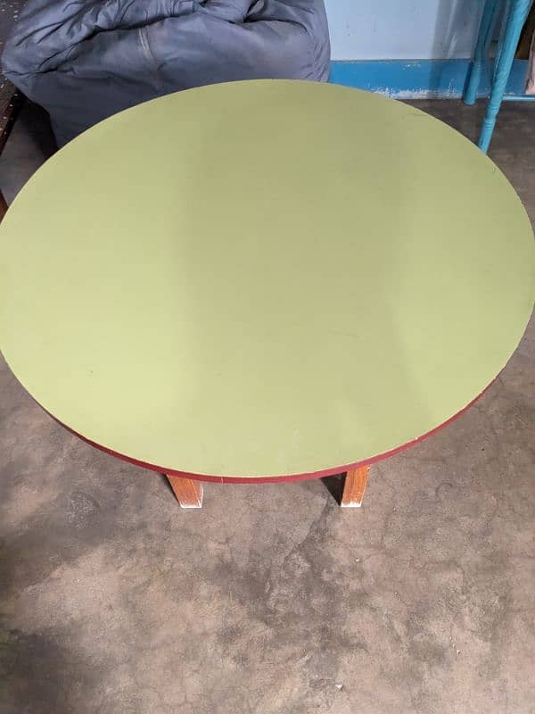 Round Table (Imported Wood Quality) 0