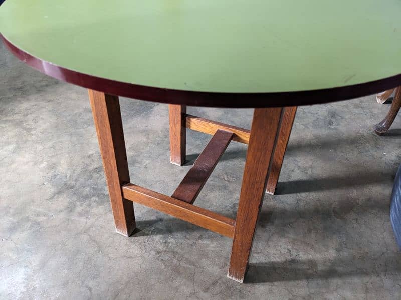 Round Table (Imported Wood Quality) 1