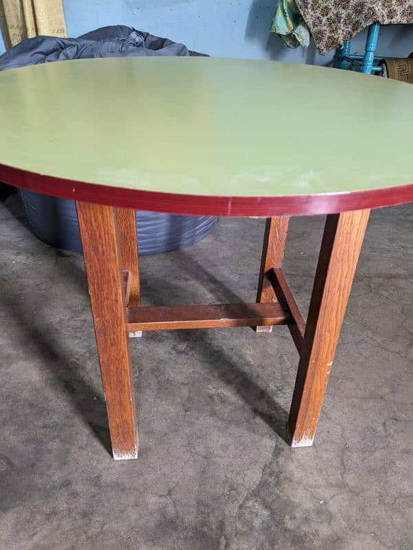 Round Table (Imported Wood Quality) 2