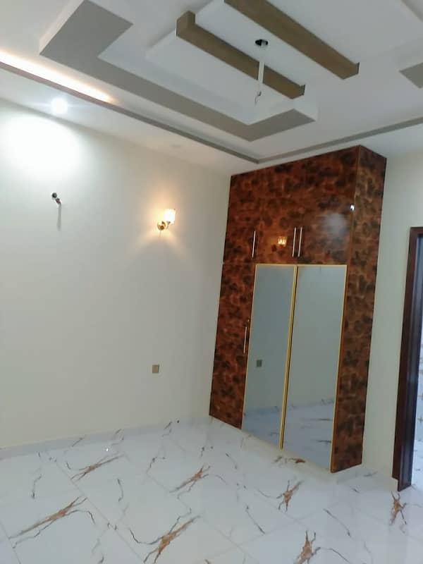 Vip beautiful 10 marla lower portion is available for rent in sabzazar lhr 7