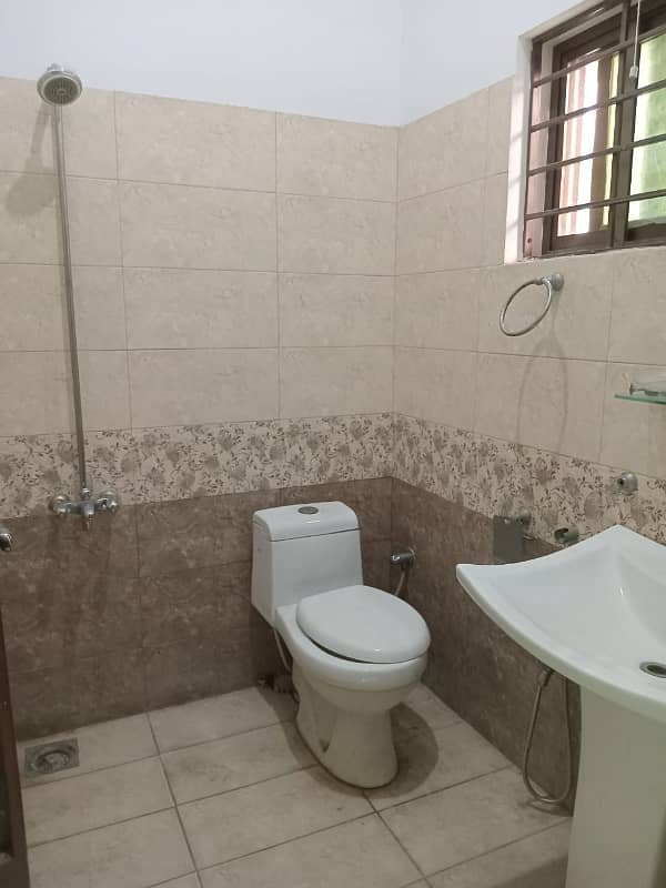 5 Marla Upper portion for Rent in G-14/4 5