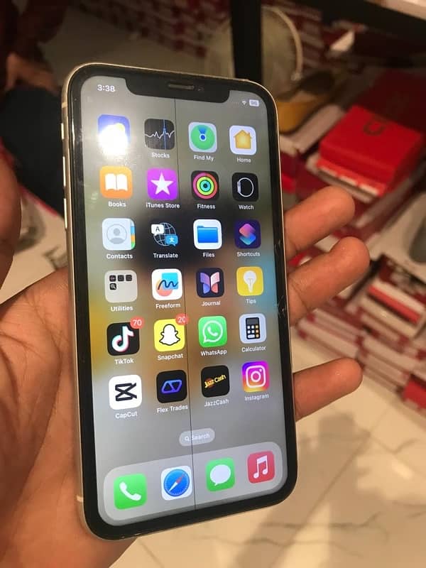 iPhone 11 factory unlock  256 gb 3