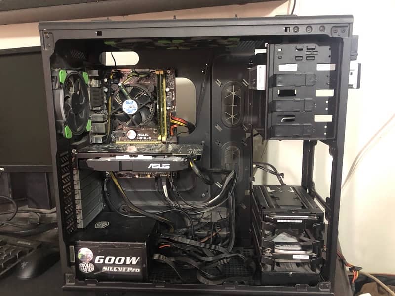 Selling my Custom Gaming CPU i7 4790, 16GB, 128 GB SSD 1