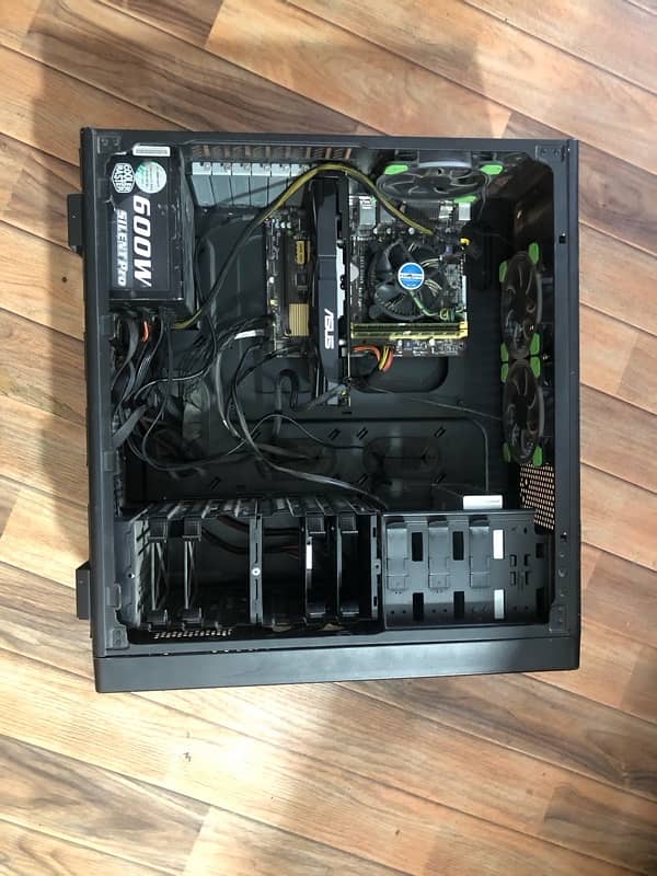 Selling my Custom Gaming CPU i7 4790, 16GB, 128 GB SSD 5