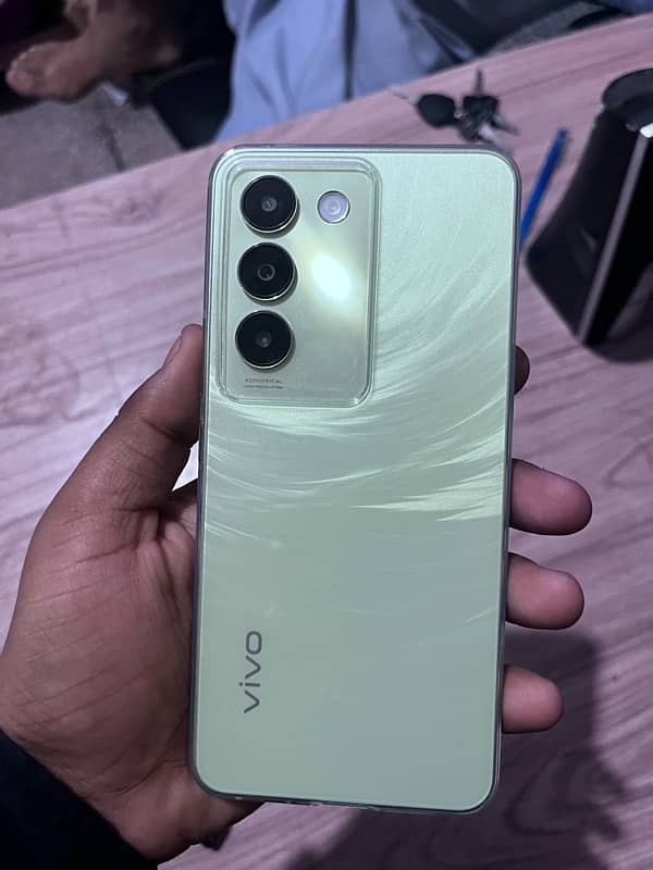 vivo y100 (8/256) 1