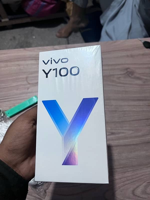 vivo y100 (8/256) 2