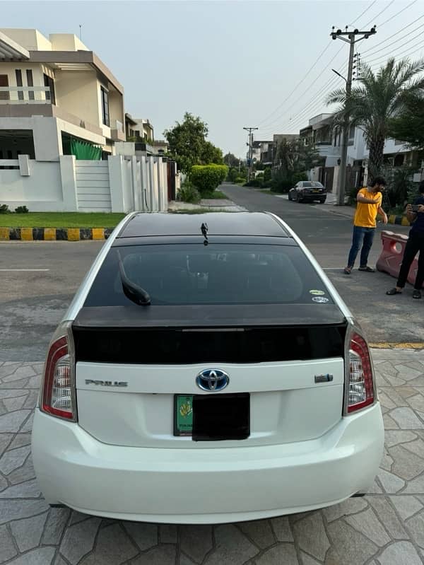 Toyota Prius 2012 1