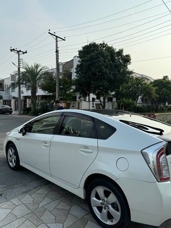 Toyota Prius 2012 3