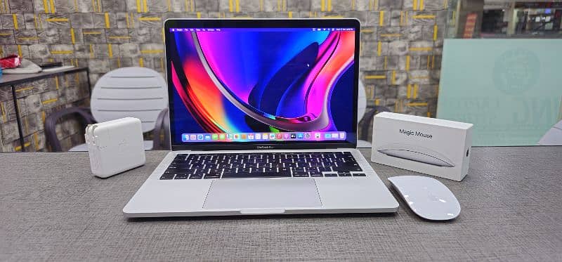 Apple Macbook Pro 2020 Core i5 8gb 512 3