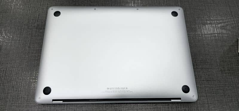 Apple Macbook Pro 2020 Core i5 8gb 512 16