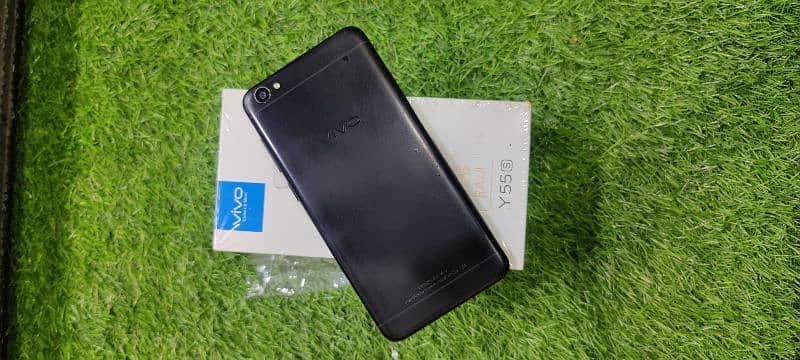 Vivo Y55s Official PTA (not a copy set) Price Negotiable 2