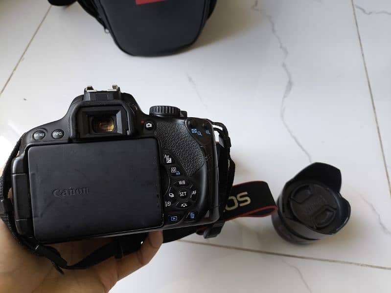 Canon 650D + 18mm-55mm + 50mm 1.8 + 8gb Sony Card + Camera Bag 4