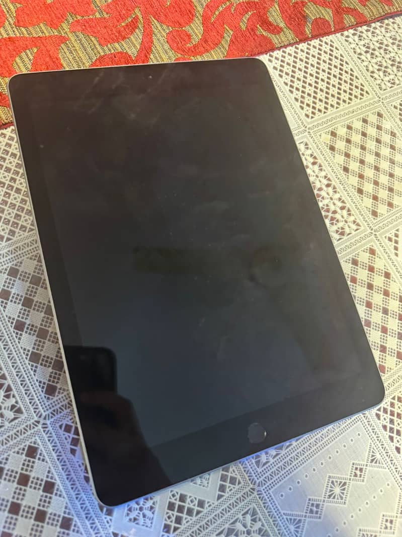 IPAD 6th GENERATION 10 BY 10 FOR SALE 3