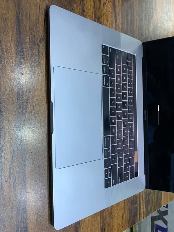 Macbook Pro 2018 Core i9 2