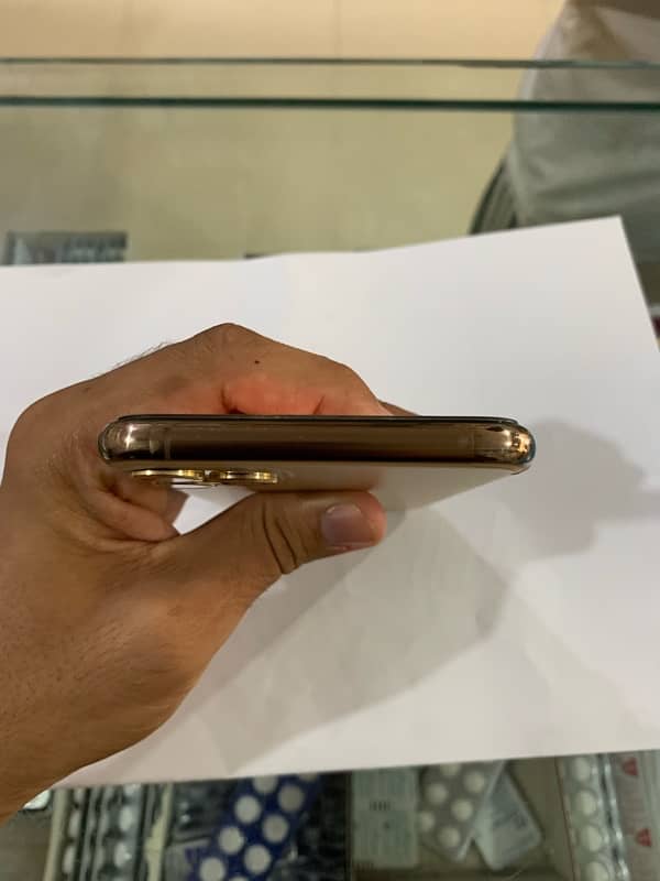 11 pro max non pta 64gb golden color 8