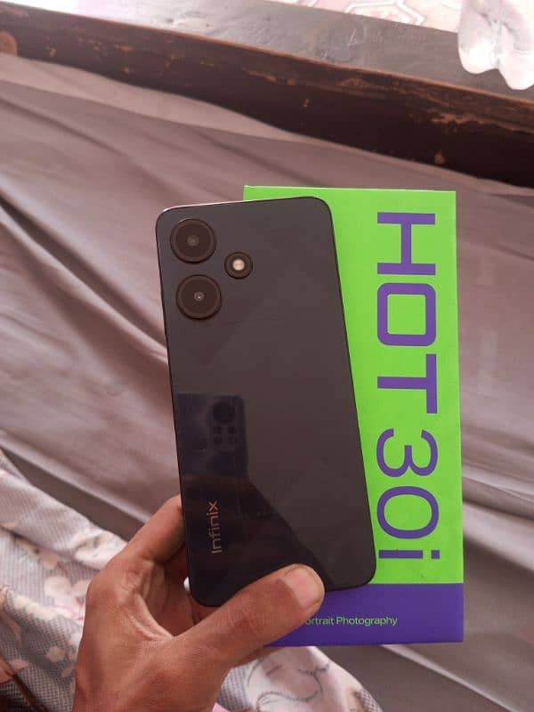 Infinix hot 30i 4+4gb 128gb with box charger All ok 10/9 0