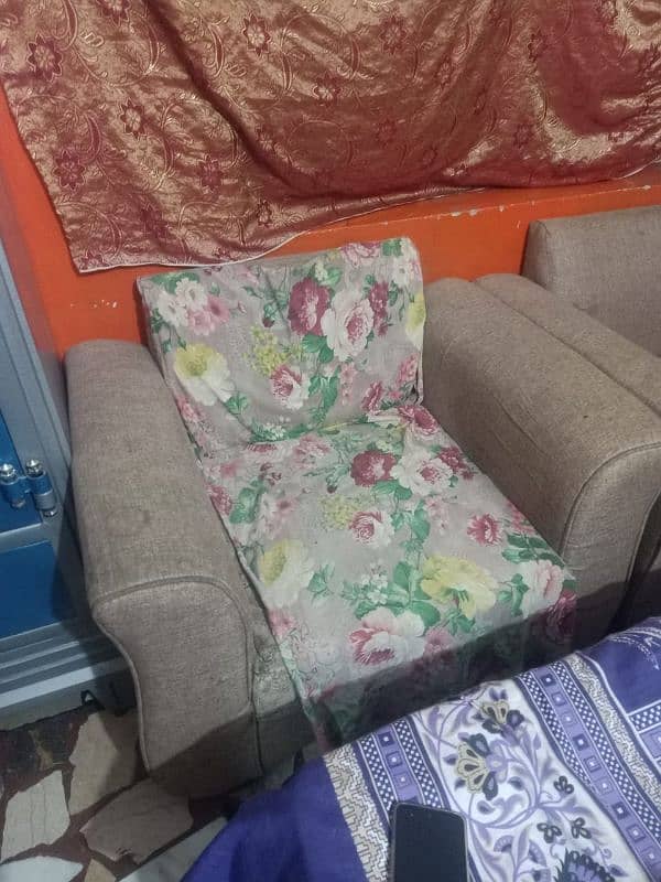 sofa set 5 seater urgent for sale 0