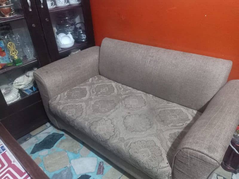 sofa set 5 seater urgent for sale 2