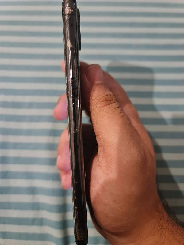 iPhone Xs Max 256 GB, PTA Approved, Jelly on back, Single+esim, Black 3