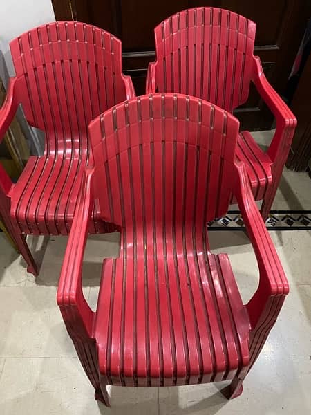 Plastic Chairs (4) For Sale - Home Used 0