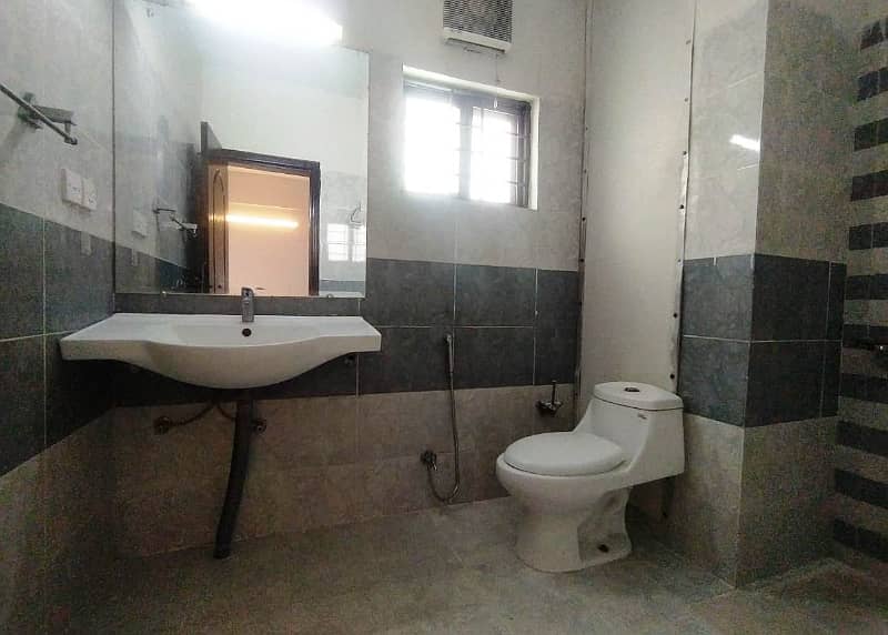 4-Bedroom Flat For Rent In Sector B Askari 11 Lahore 5