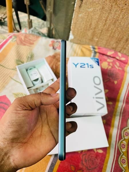 Vivo Y21s (4gb/64gb)urgent Sale. 0/3/0/7/4/5/8/8/8/8/6 5