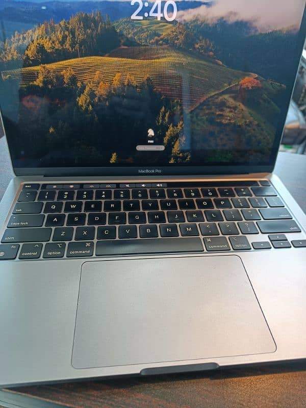 apple MacBook pro M1 13 inch 16 gb ram 256 gb SSD 10/10 2