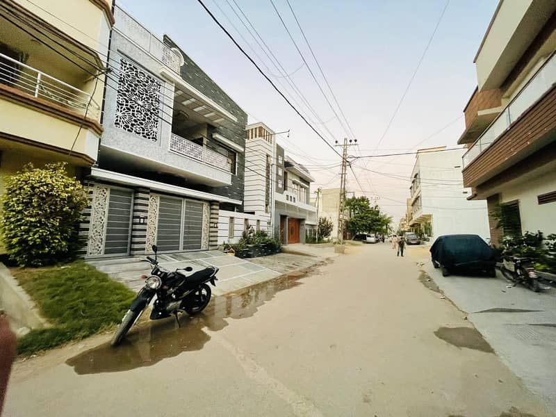 30 Feet Road Facing Most Reasonable Chance Deal 120 Square Yards West Open Double Storey Leased House 16