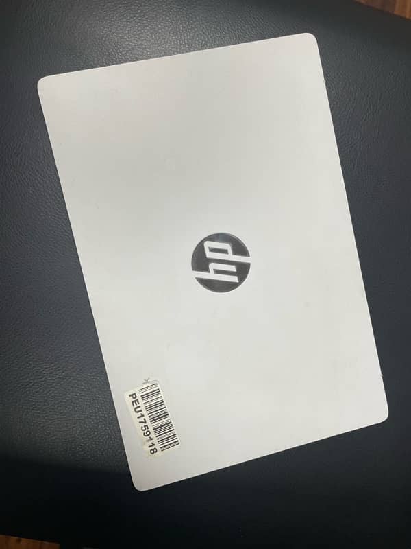 HP chromebook 4/64 10/10 condition 3