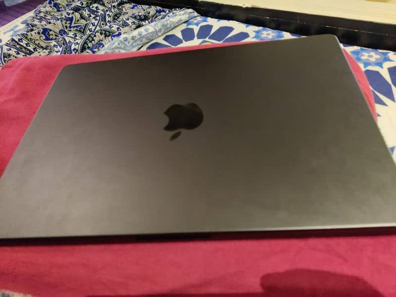 MacBook pro m3 for sale 1