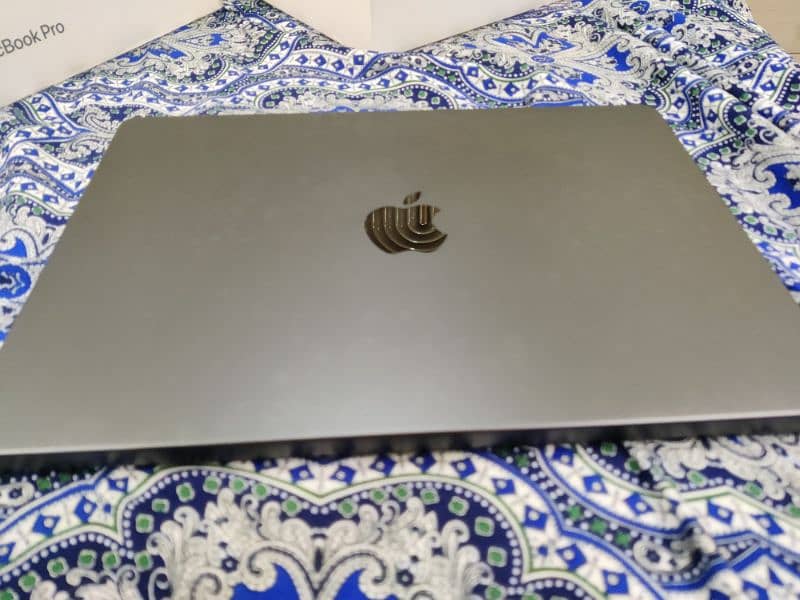 MacBook pro m3 for sale 3