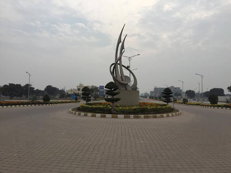 Affordable 5 Marla Residential Plot For Sale In  Dream Gardens  , Lahore 1