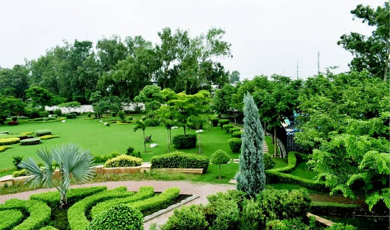 Affordable 5 Marla Residential Plot For Sale In  Dream Gardens  , Lahore 3