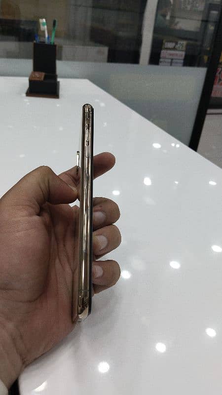 I phone xs max PTA approved 4