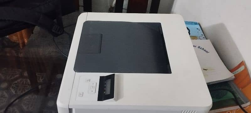 Laser jet 252 N colour printer 1