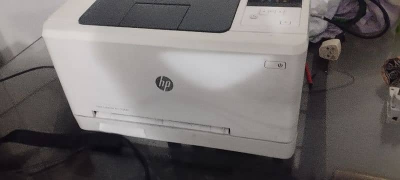 Laser jet 252 N colour printer 2