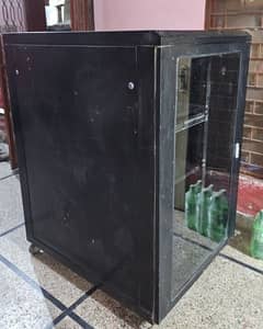 High-Quality Server Rack with Glass Front – Perfect Condition