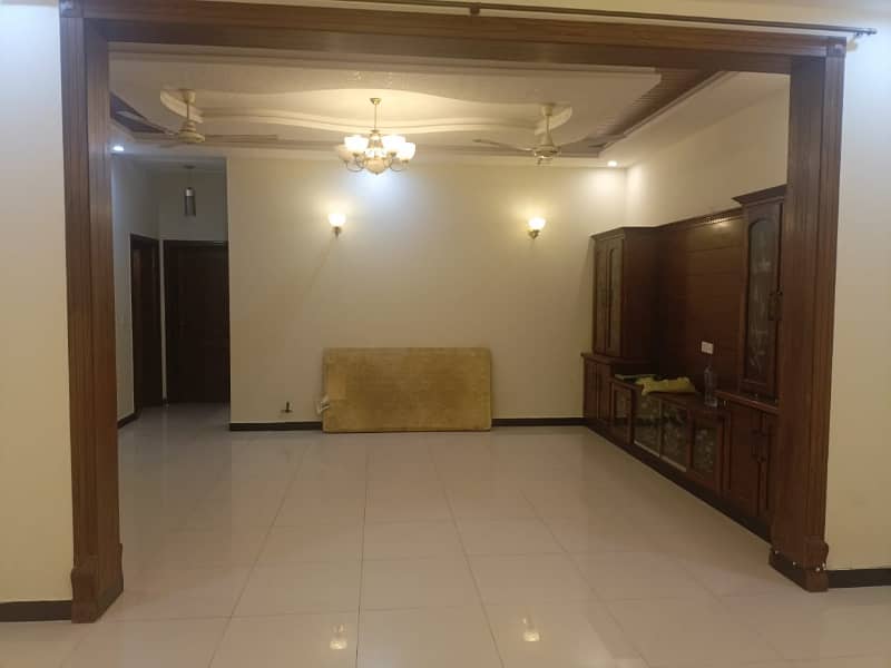 10 Marla Ground portion for Rent in G-13/4 1