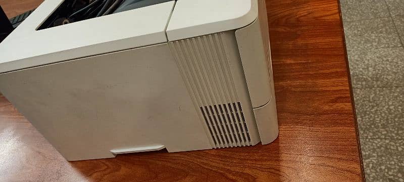 HP Printer LaserJet M402d 2