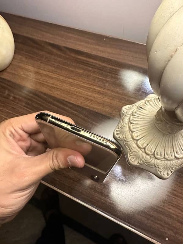 iphone Xs gold 64Gb 2