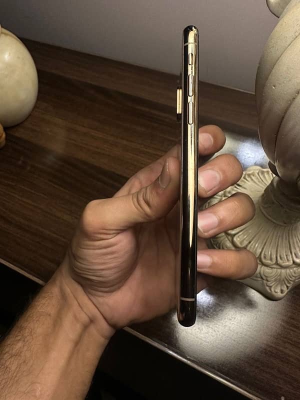 iphone Xs gold 64Gb 5