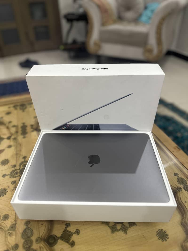 Macbook pro 2018 13.3 inch 2