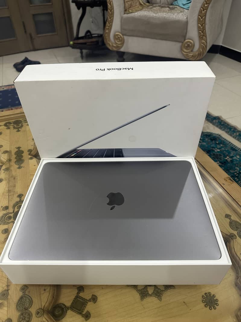 Macbook pro 2018 13.3 inch 3