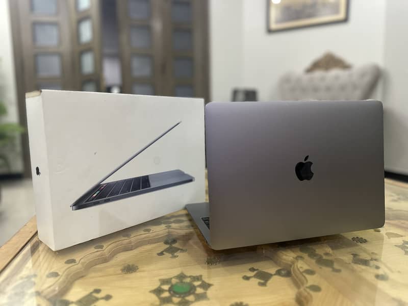 Macbook pro 2018 13.3 inch 4