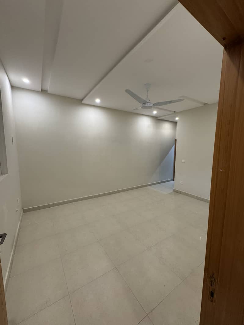 Reserve A Centrally Located House Of 7 Marla In Gulberg Residencia - Block F 41