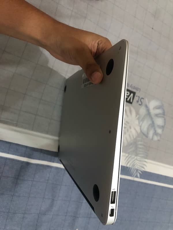 MacBook Air 11” early 2015 5