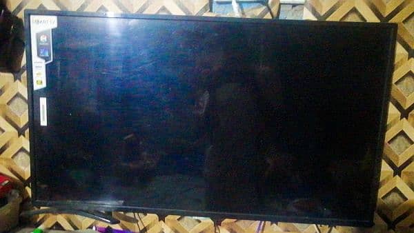 SAMSUNG ANDROID LCD 43'inches. . SMART TV. . WITH ALL ACCESSORIES 2