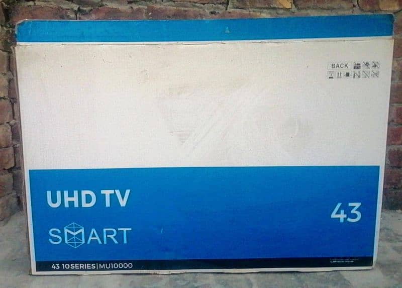 SAMSUNG ANDROID LCD 43'inches. . SMART TV. . WITH ALL ACCESSORIES 9