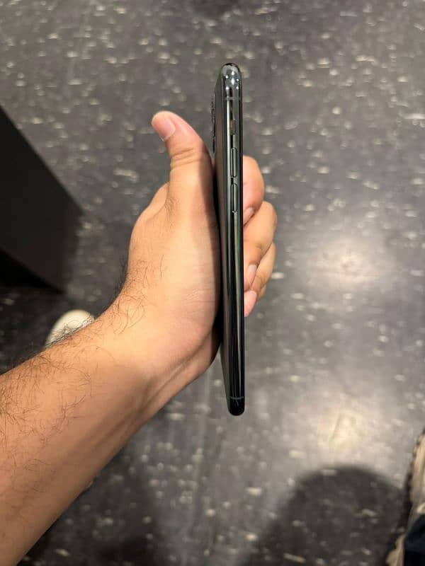 IPhone 11 Pro max 512gb PTA Approved 11