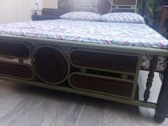 iron wood bed ,2 door board,one side tabel 0